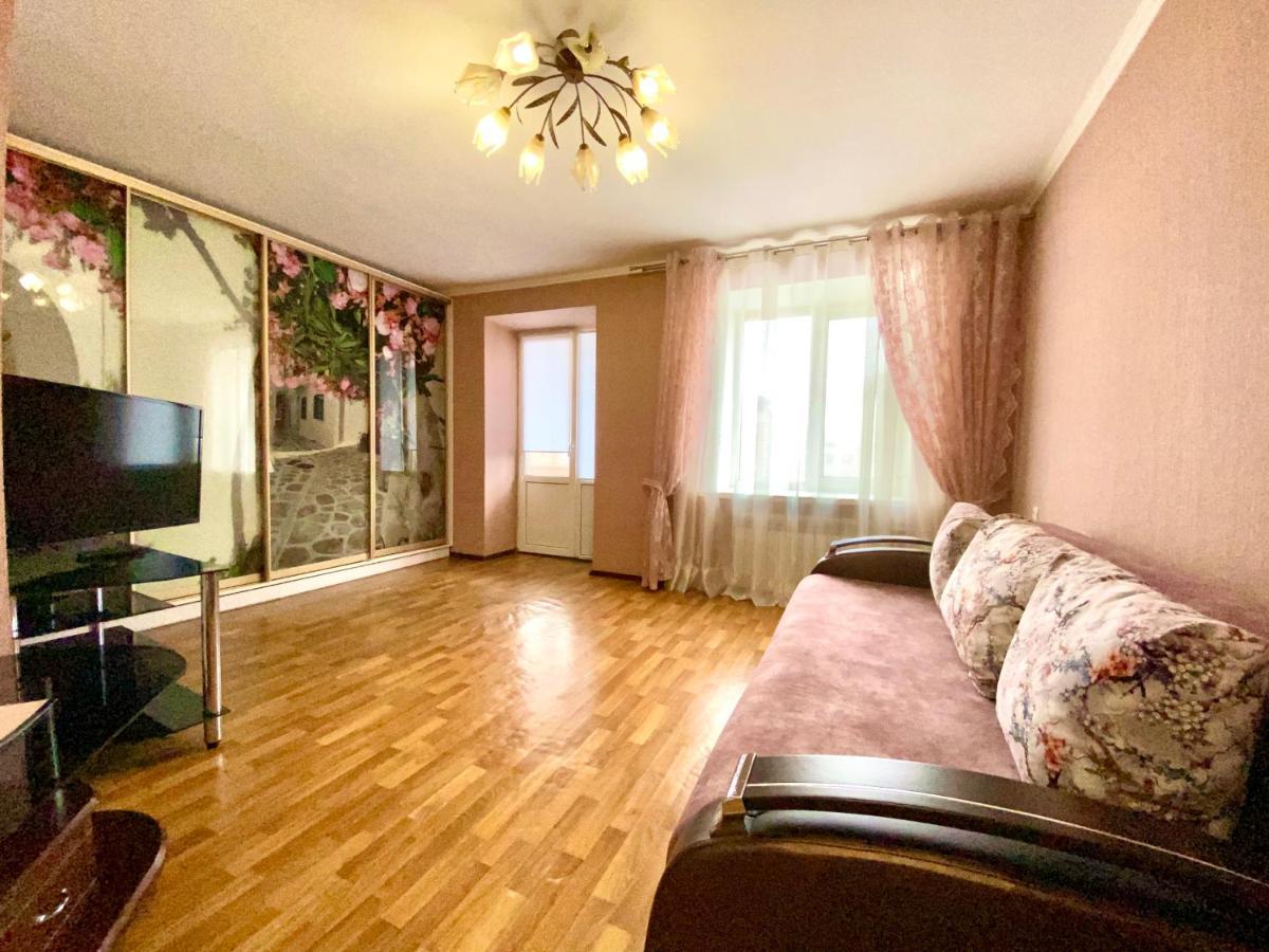 Apartpoltava: Spacious Central Apartment with Business Amenities Exterior photo